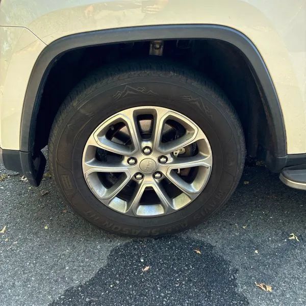 Used 2016 Jeep Grand Cherokee Limited AWD/4WD image 19