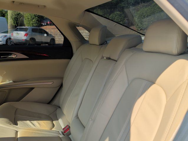Used 2013 Lincoln MKZ FWD image 20