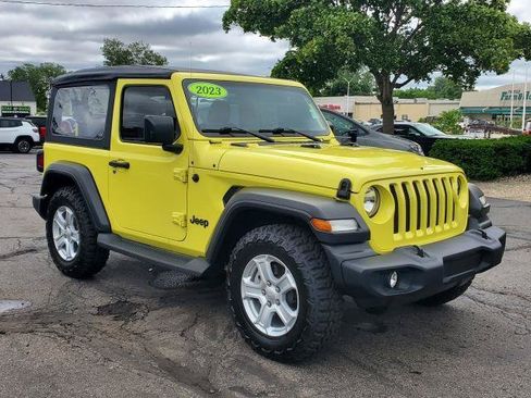 Used 2023 Jeep Wrangler Sport AWD/4WD image 2