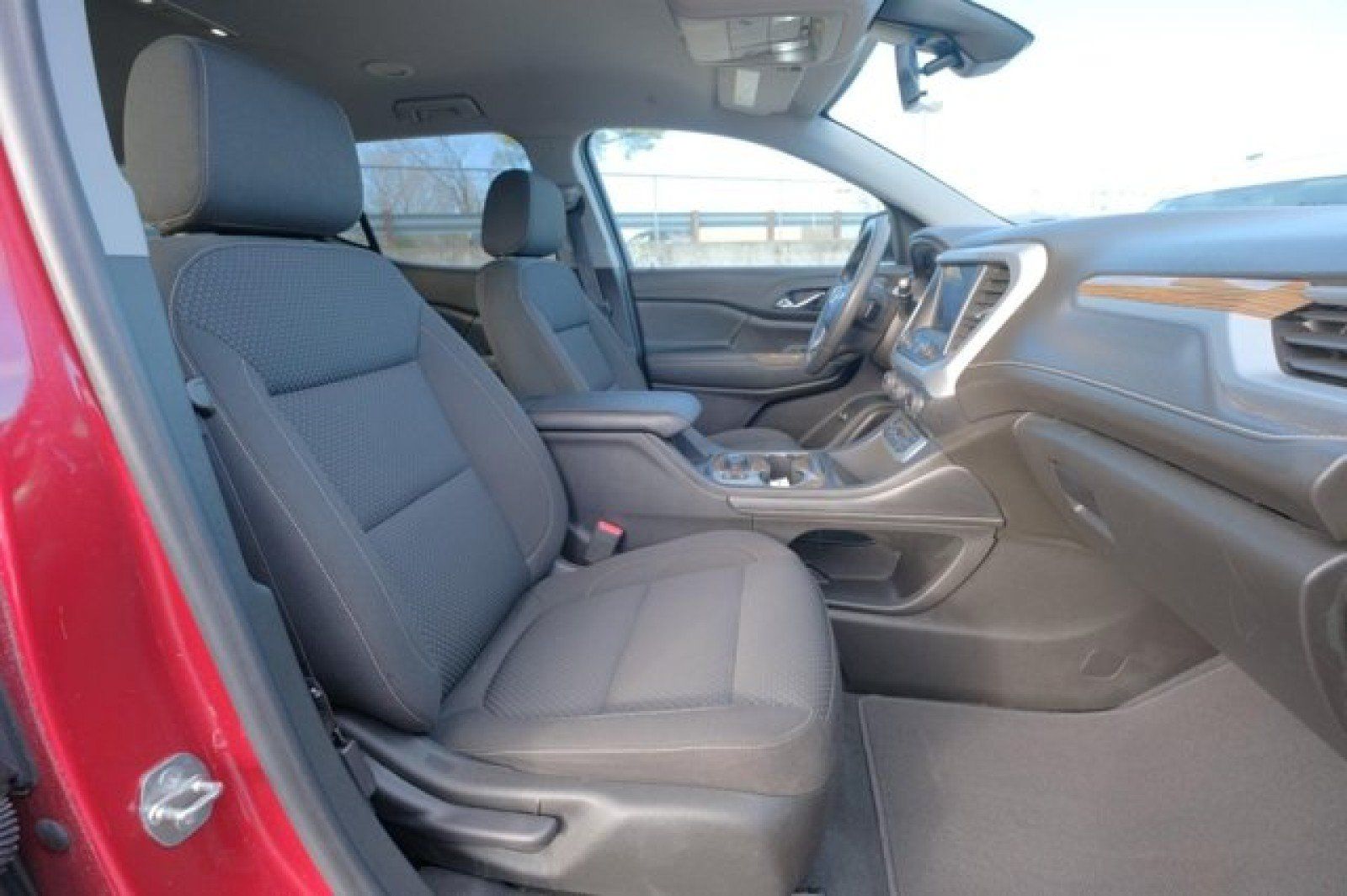 Used 2022 GMC Acadia SLE w/ Driver Convenience Package AWD/4WD image 17