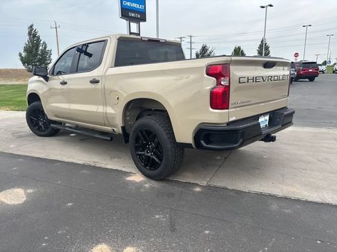 Certified 2022 Chevrolet Silverado 1500 Custom Trail Boss w/ LPO, Dark Essentials Package AWD/4WD image 5
