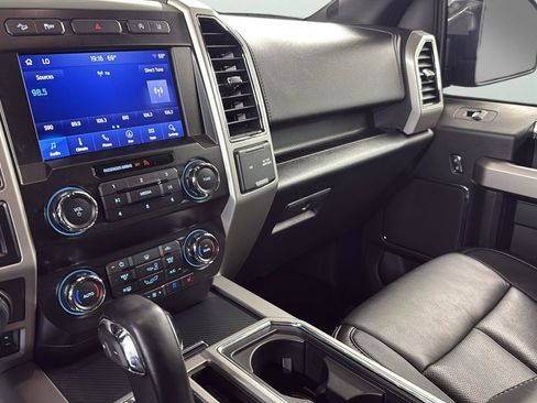 Used 2020 Ford F150 Lariat image 20