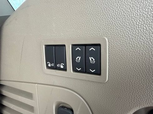 Used 2019 GMC Yukon SLT w/ Premium Edition AWD/4WD image 9