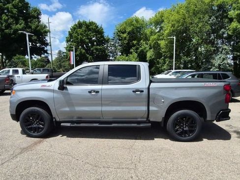 Used 2025 Chevrolet Silverado 1500 LT Trail Boss w/ Convenience Package II AWD/4WD image 6