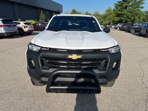 Used 2024 Chevrolet Colorado W/T AWD/4WD image 2