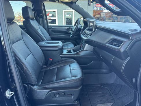 Used 2022 Chevrolet Suburban RST w/ Luxury Package AWD/4WD image 12