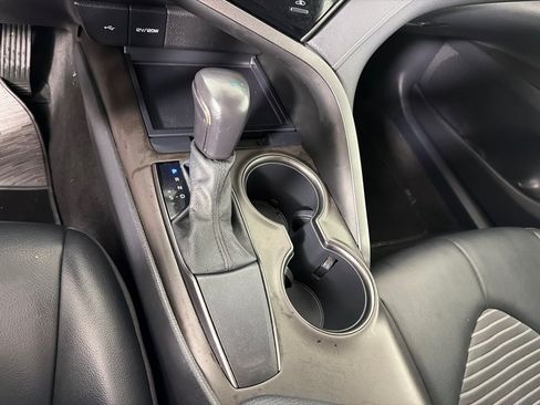 Used 2021 Toyota Camry SE FWD image 18
