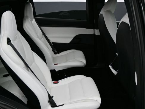 Used 2022 Tesla Model X Plaid image 42