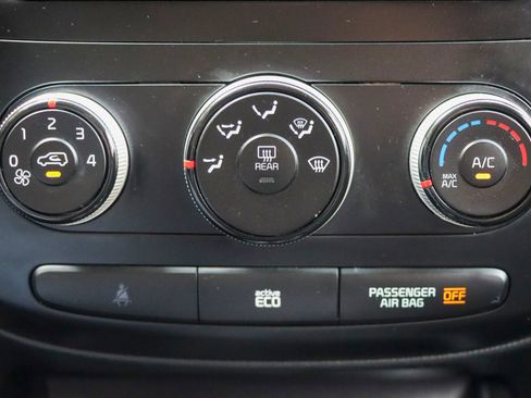 Used 2015 Kia Soul + image 34