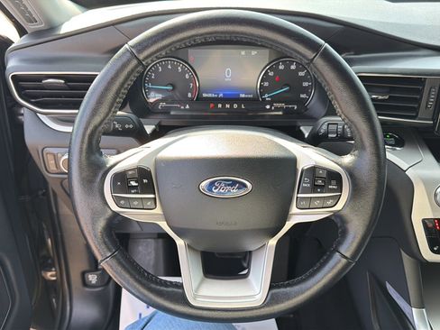 Used 2021 Ford Explorer XLT w/ Equipment Group 202A AWD/4WD image 9