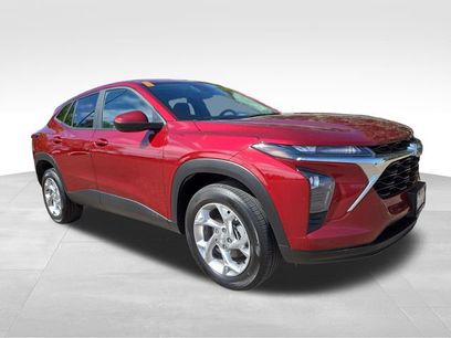 Used 2025 Chevrolet Trax LS w/ LS Convenience Package