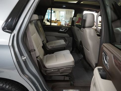 Used 2022 Chevrolet Tahoe Z71 w/ Z71 Off-Road Package AWD/4WD image 29