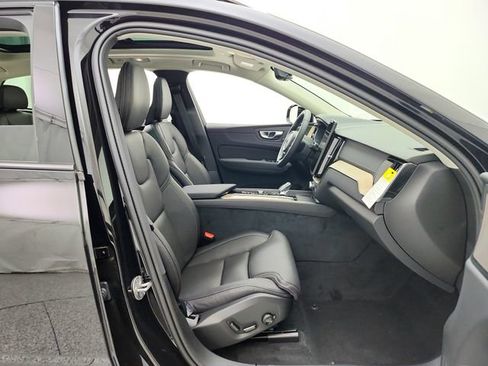 New 2026 Volvo XC60 B5 Ultra w/ Climate Package AWD/4WD image 14