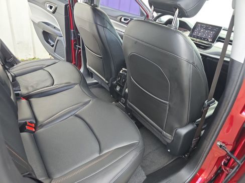 Used 2022 Jeep Compass Limited image 17