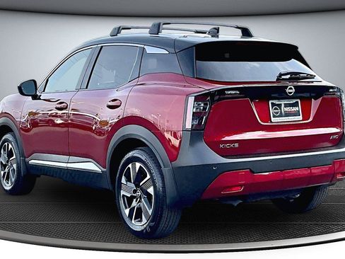 Used 2025 Nissan Kicks SV w/ SV Premium Package AWD/4WD image 5