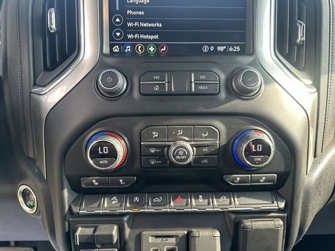 Used 2022 Chevrolet Silverado 1500 LT AWD/4WD image 18