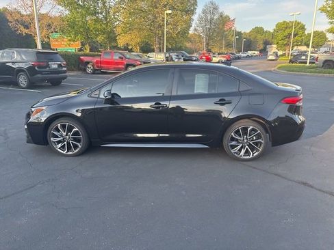 Used 2022 Toyota Corolla SE image 2