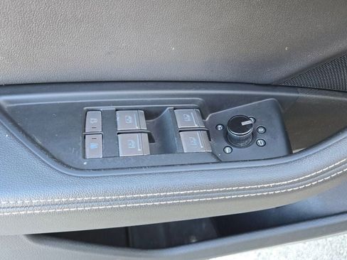 Used 2019 Audi e-tron Premium Plus image 25