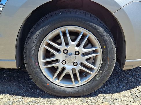 Used 2008 Ford Focus SE FWD image 9