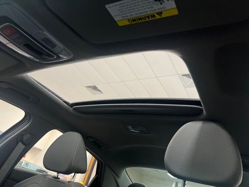 Used 2025 Hyundai Elantra SEL image 23