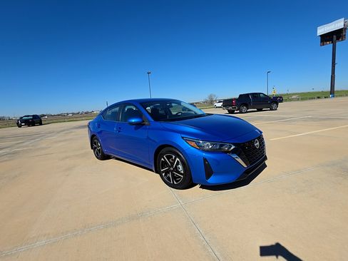 Used 2024 Nissan Sentra SV image 4