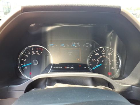 Used 2016 Ford F150 Lariat w/ Equipment Group 502A Luxury AWD/4WD image 16