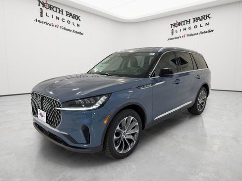 New 2026 Lincoln Aviator 2WD image 1