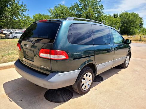 Used 2003 Toyota Sienna CE FWD image 3