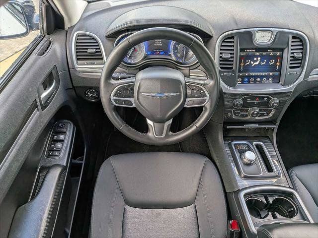 Certified 2020 Chrysler 300 Touring w/ Sport Appearance Package RWD image 17