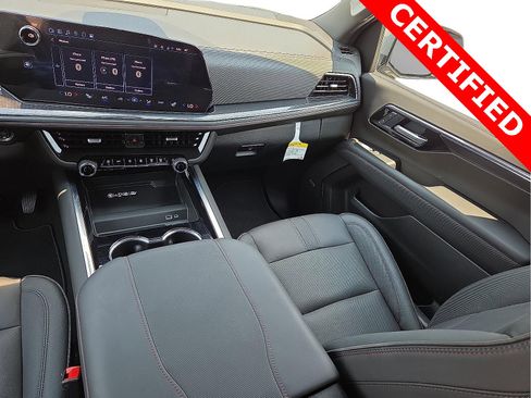 Used 2025 Chevrolet Suburban RST w/ RST Capability Package image 13