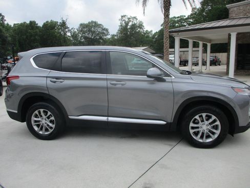 Used 2019 Hyundai Santa Fe SE FWD image 9