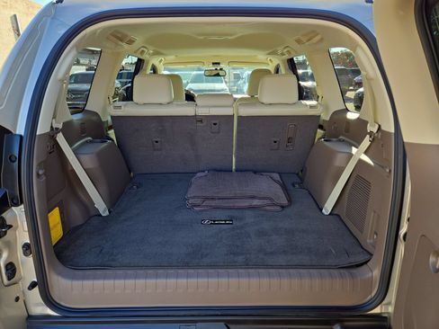 Used 2016 Lexus GX 460 w/ Premium Package AWD/4WD image 12