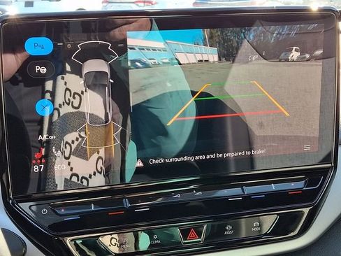 Used 2024 Volkswagen ID.4 2WD image 22