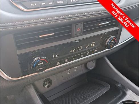 Certified 2025 Nissan Rogue SV image 24