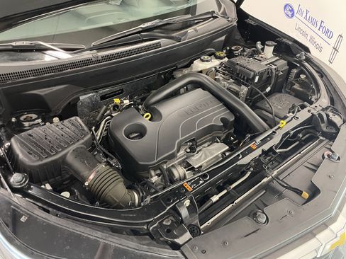 Used 2023 Chevrolet Equinox LT image 32