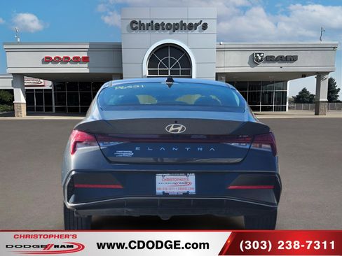 Used 2025 Hyundai Elantra SEL image 4