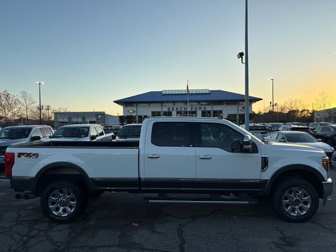 Used 2019 Ford F250 Lariat w/ Chrome Package image 4