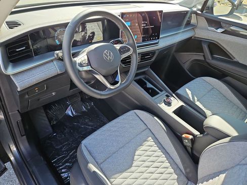 New 2026 Volkswagen Tiguan S FWD image 9