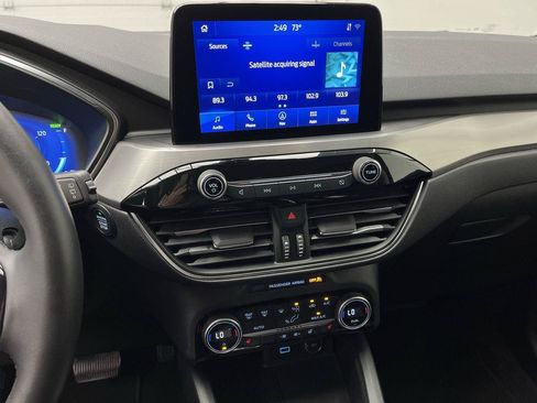 Used 2021 Ford Escape Titanium FWD image 17