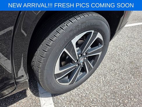 Used 2025 Buick Enclave Sport Touring image 8