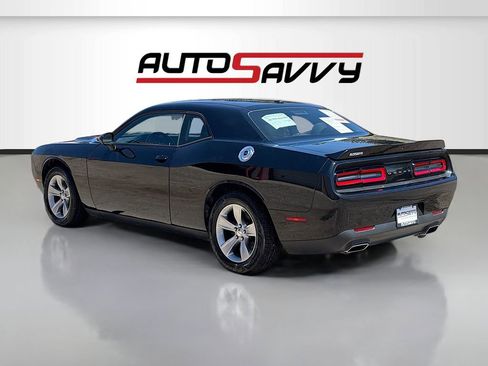 Used 2021 Dodge Challenger SXT RWD image 5