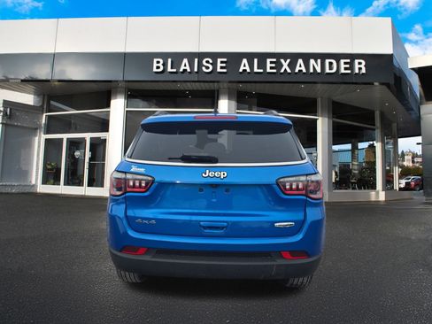 Used 2022 Jeep Compass Latitude image 4