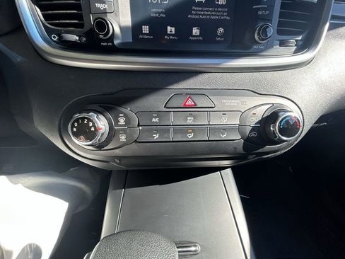 Used 2019 Kia Sorento L image 19