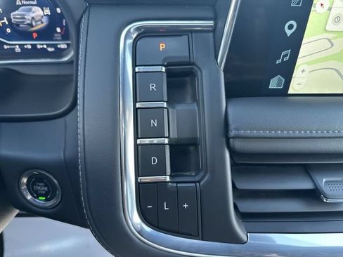 Used 2023 Chevrolet Tahoe LT w/ LT Signature Package AWD/4WD image 19