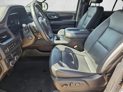 Used 2022 Chevrolet Tahoe Z71 w/ Luxury Package AWD/4WD image 15
