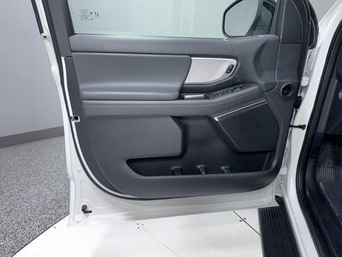 Used 2025 Ford Expedition Active AWD/4WD image 13