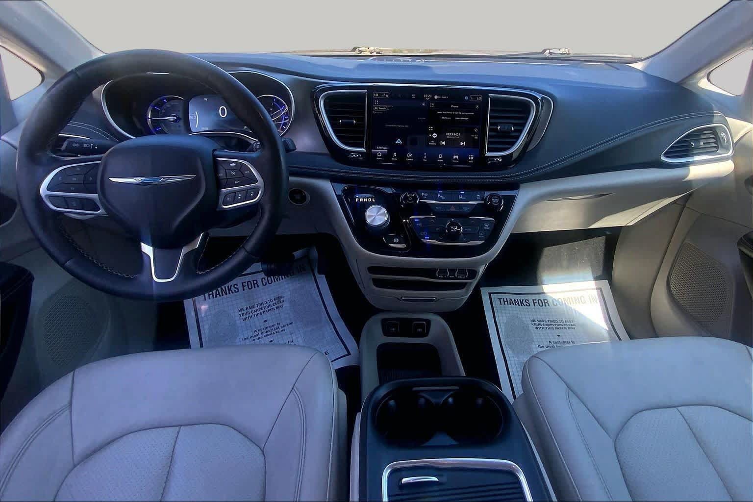 Used 2021 Chrysler Pacifica Touring-L FWD image 14