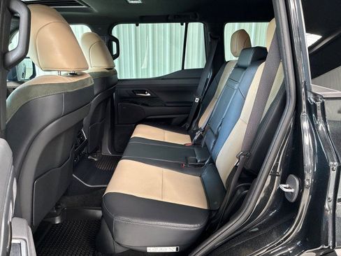 Used 2024 Lexus GX 550 AWD/4WD image 15