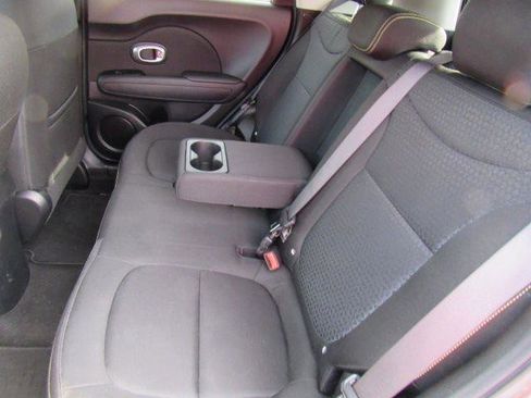 Used 2016 Kia Soul + image 13