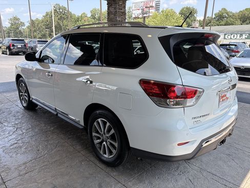 Used 2015 Nissan Pathfinder SL w/ SL Tech Package FWD image 8